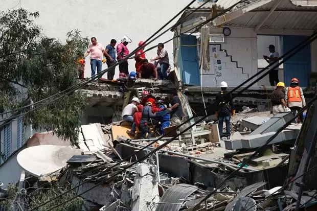 Meksika'da Depremde Acı Detay 32 Yıl Önceki Felaketin Yıl Dönümünde 7.1'le Sallandılar