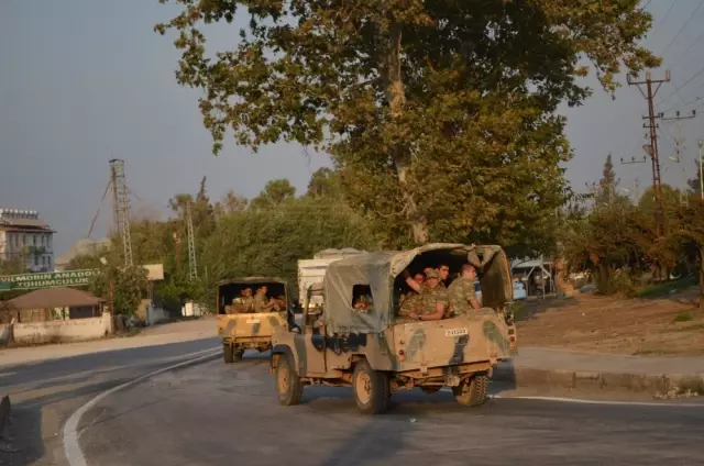 Sınırda Olağanüstü Hareketlilik! Cilvegözü Sınır Kapısı'na 10 Tank Sevk Edildi