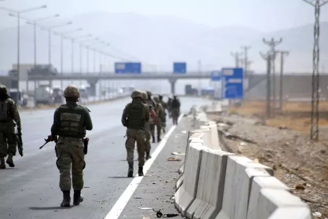 Irak Sınırındaki TSK Tatbikatı 4'üncü Gününde! Tankların Manevraları Nefes Kesti