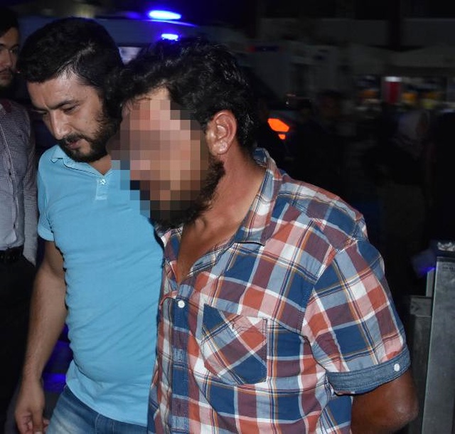 Minibüste 15 Yaşındaki Kızı Taciz Edince Tekme <a class='keyword-sd' href='/tokat/' title='Tokat'>Tokat</a> Dayak Yedi