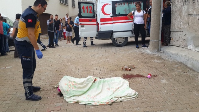 Balıkesir'de Okul Yolunda Anne ve Kızına Silahlı Saldırı! 7 Yaşındaki Kız Öldü