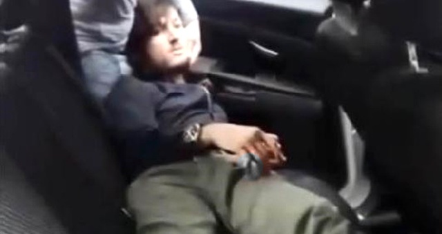 Sokak Ortasında Saldırı! Aracına Sığınan Genci Silahla Bacağından Vurdu
