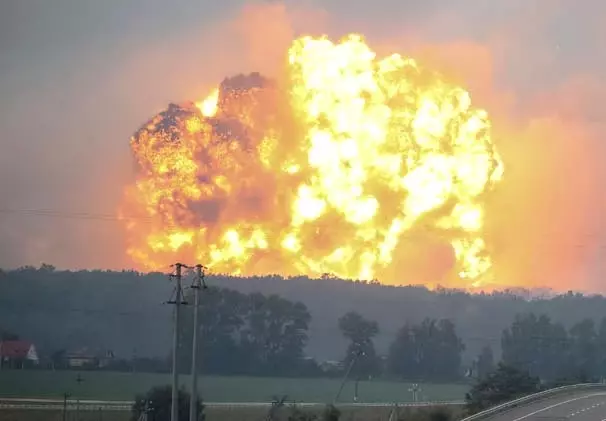 Ukrayna'nın İkinci Büyük Cephaneliğinde Patlama: 24 Bin Kişi Tahliye Edildi