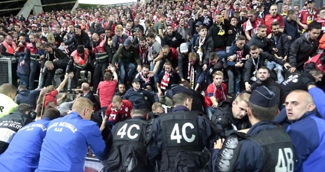 Fransa Ligi Maçında Tribün Bariyeri Çöktü: 26 Yaralı