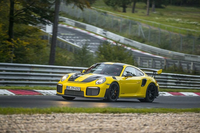 Porsche ve Michelin Uyumu Rekoru Getirdi