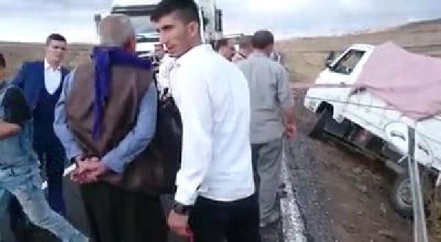 Şanlıurfa'da Kaza Yapan İçi Hayvan Dolu Kamyonet, Vatandaşların Yardımıyla Kurtarıldı