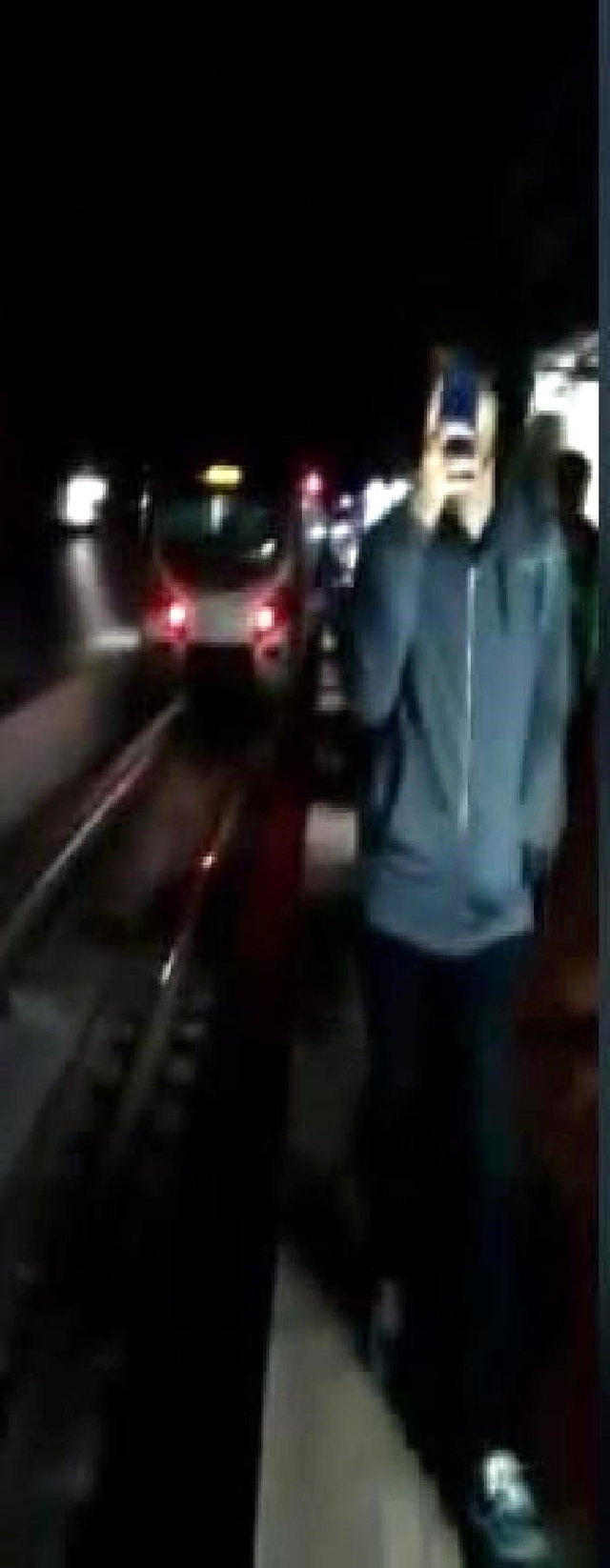 Marmaray'da Seferler Durunca Vatandaşlar Tünelden Yürümek Zorunda Kaldı