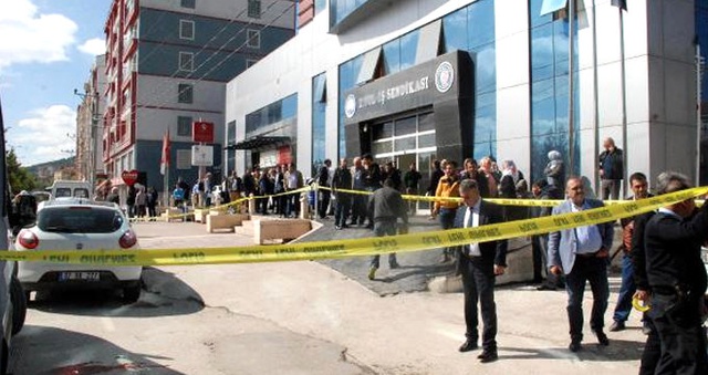 Cani Koca, Sığınma Evindeki Eşini Aile Görüşü Çıkışında Kurşun Yağmuruna Tuttu