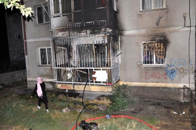 Ankara'da Çıkan Yangında Baba ve 2 Oğlu Diri Diri Yanmaktan Son Anda Kurtuldu
