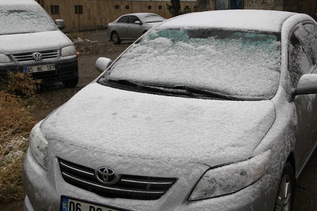 Van'a Kar Yağdı, Yüksek Kesimler Beyaza Bürüdü