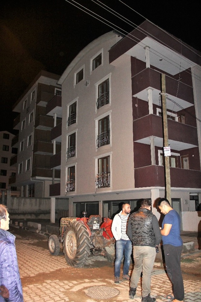 Tadilat Yaparken Duvarın Altında Kalan Polis Hayatını Kaybetti