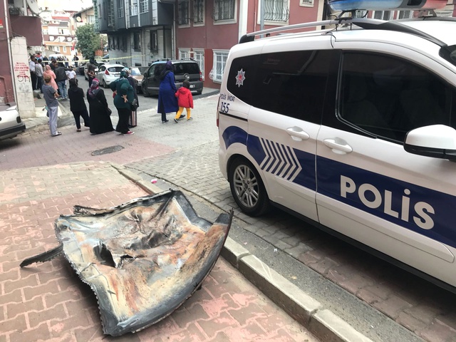 Kağıthane'de Otomobil Bomba Gibi Patladı! Çok Sayıda Ev ve Araç Zarar Gördü