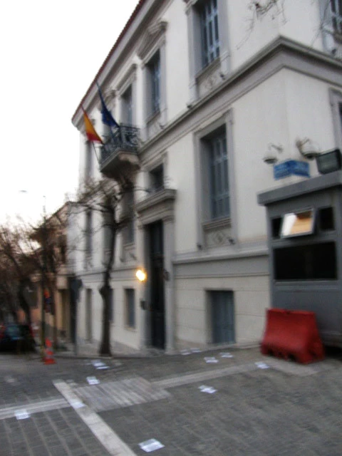 Yunanistan'da 20 Kişilik Grup, İspanya Büyükelçiliğine Zorla Girerek Broşür Dağıttı