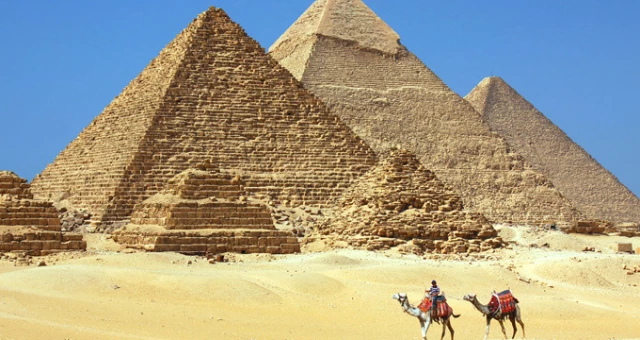 Mısır'da Yeni Bir Piramit Keşfedildi