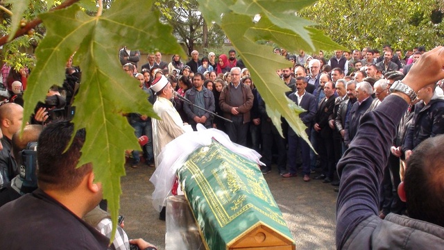 Cenazesini Kadınlar Omuzladı! Liseli Helin'in Takamayacağı Duvağı Tabutunun Üzerinde