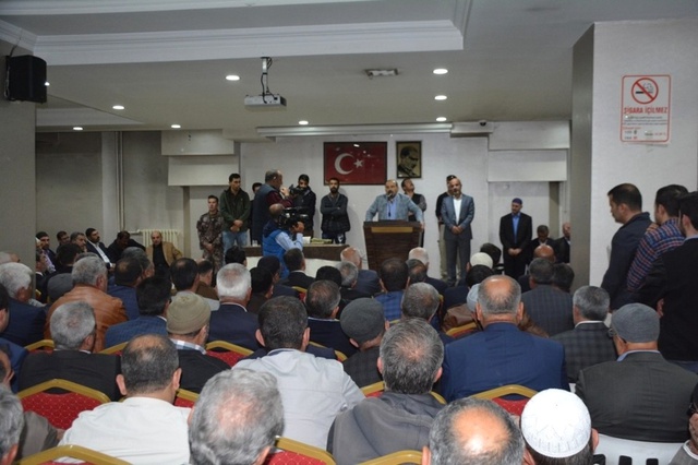 Bitlis'te Husumetli İki Aile Kur'an-ı Kerim'in Altından Geçip Barıştı