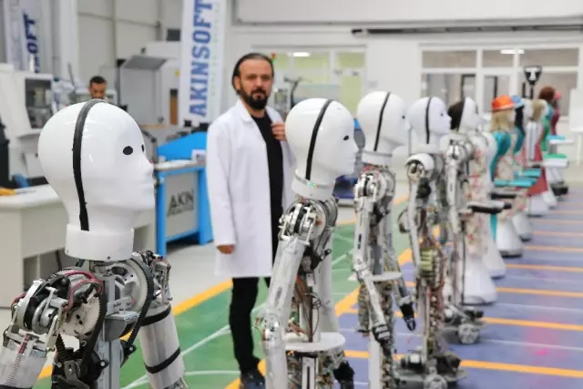 Milli İnsansı Robotun Seri Üretimine Başlandı