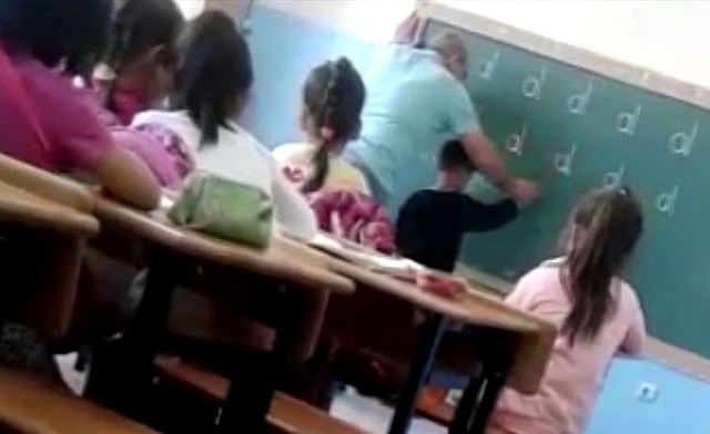Öğretmeninden Dayak Yiyen Öğrenci: Yazıyı Yazamayınca Beni Dövdü, Canım Yandı