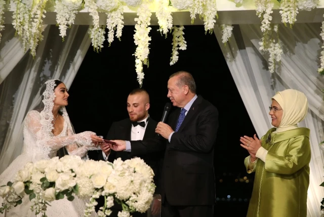 Cumhurbaşkanı Erdoğan, Beşiktaşlı Gökhan Töre'nin Nikah Şahidi Oldu