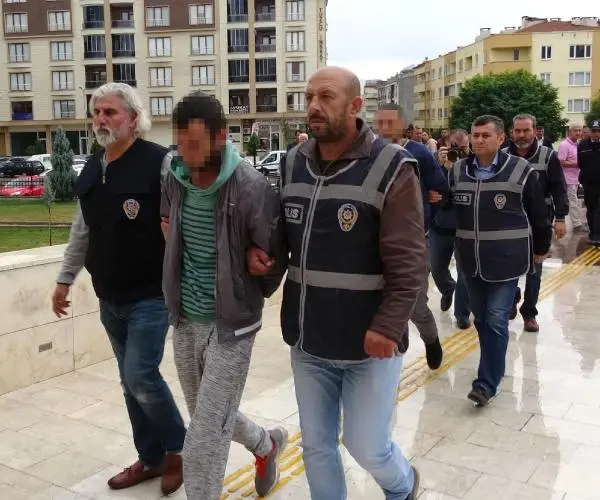 Kesik Baş Cinayetinde Kan Donduran Şüphe: Zombi Hapı İçip Arkadaşlarının Ciğerini Yediler