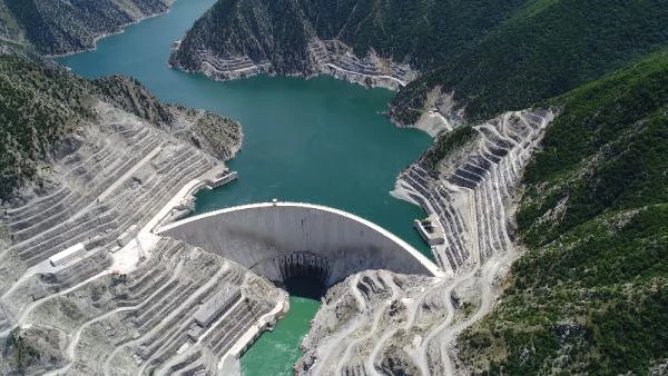 Türkiye'nin En Yüksek Barajı 4 Yılda 2,2 Milyon Kişinin Elektriğini Karşıladı