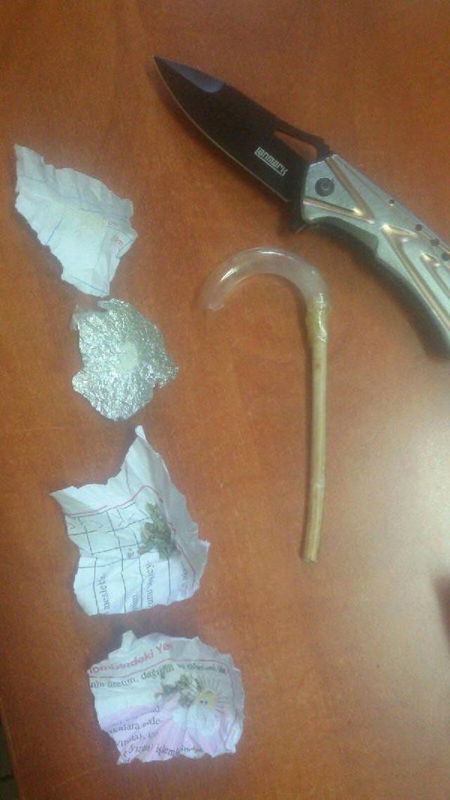 Polis 18 Yaşındaki 90 Ayrı Suçtan Kaydı Bulunan Kuyumcu Soyguncusunu Yakaladı