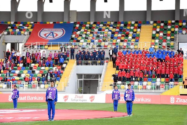 Altınordu Başkanı, Kars Maçına Kızarak Tribündeki Çocukları Tesislerden Kovdu