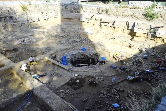 İstanbul'da Türk Tarihini Değiştirecek Keşif: 3 Bin 500 Yıllık Mezarlar Bulundu