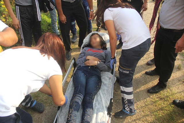 Suriye'deki Savaştan Kaçan Genç, Adana'da Köprüden Atlayan Genç Kızı Kurtardı