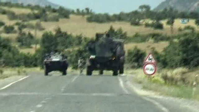 Diyarbakır'da Teröristlerle Çıkan Çatışmada 4 Asker Yaralandı
