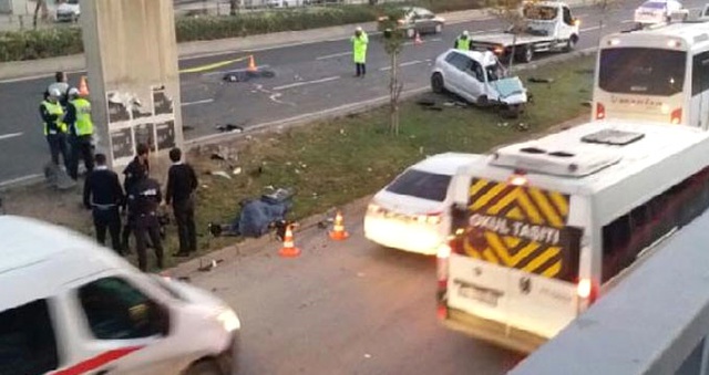 İzmir'de İçinde Polislerin Bulunduğu Araç Kaza Yaptı: 2 Şehit, 3 Yaralı