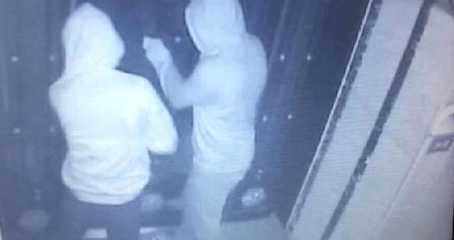 Taksi ile Gelen Hırsızlar, 100 Bin Liralık Otomobili Çalıp Kaçtı
