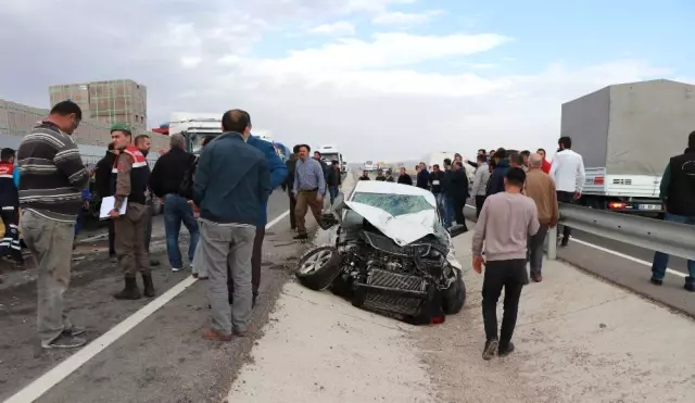 Aksaray'da 20 Araç Birbirine Girdi: 2 Ölü, 22 Yaralı