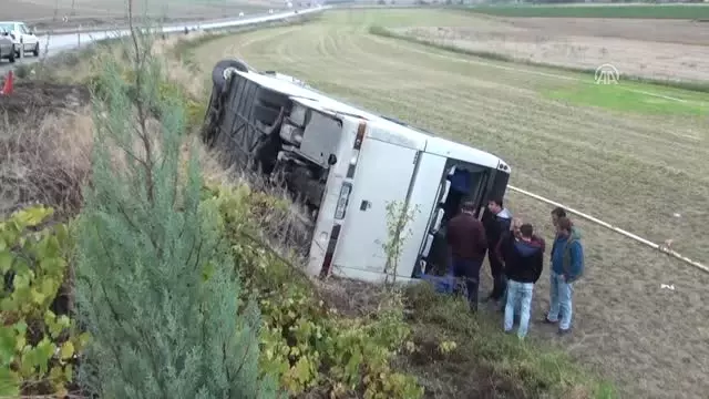 Ankara'da Maden İşçilerini Taşıyan Servis Devrildi: 28 Yaralı