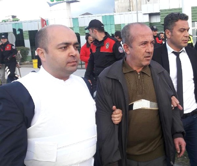 İşten Çıkarılan İşçi, Pompalı Tüfekle Dehşet Saçıp İşe Geri Alınmayı İstedi