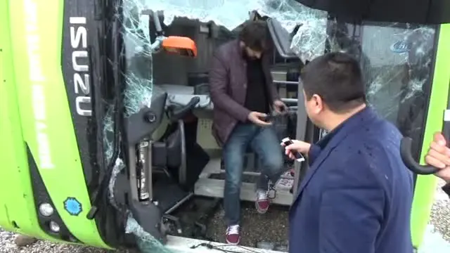 Diyarbakır'da Yolcu Otobüsü Devrildi: 23 Yaralı