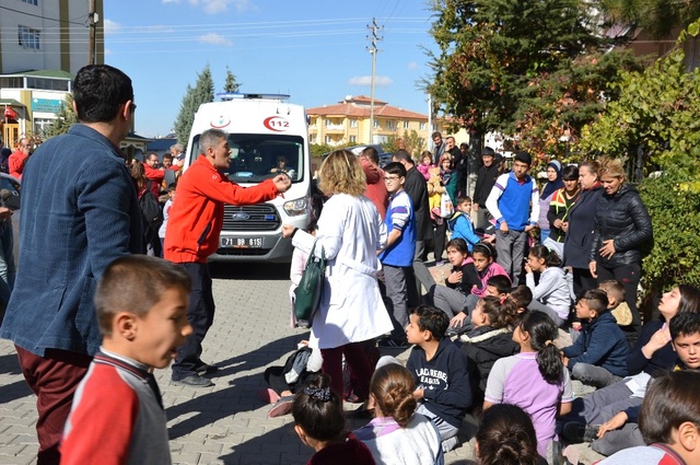 Kırıkkale'de Tuz Ruhundan Zehirlenen 60 Öğrenci Hastaneye Kaldırıldı