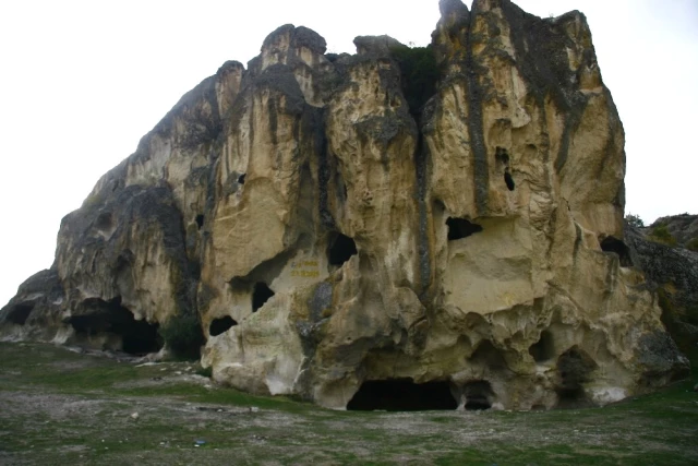 Afyon'da Türk Tipi Tuvaletin İlk Örneği Kabul Edilen, Bin Yıllık Tuvalet Bulundu