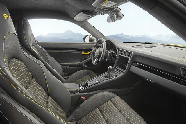 Porsche Ailesine Yeni Bir Model Daha Geldi