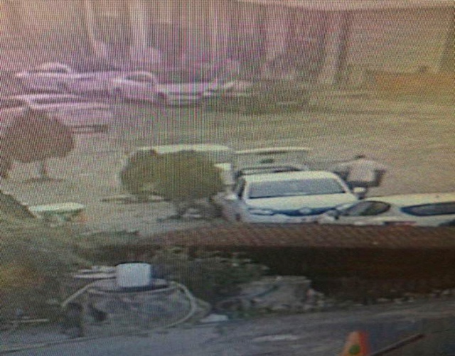 DEAŞ'lı Teröristlerin Araca Bomba Yükleme Anlarına Ait Fotoğraflar Ortaya Çıktı