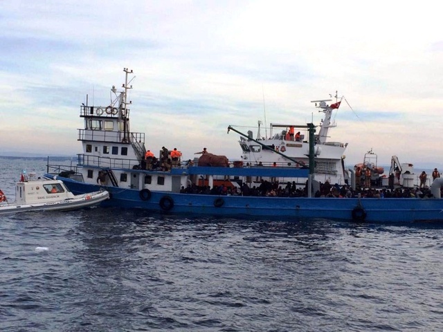 Çanakkale Açıklarında Kovalamaca: 305 Göçmen Kaçmadan Yakalandı