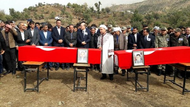 İçişleri Bakanı Soylu, Şehit Korucuları Son Yolculuklarında Yalnız Bırakmadı