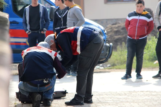 2 Milyon Dolarlık Ziynet Eşyasını Çalan Hırsızlar, Boş Valizleri Köy Yoluna Attı