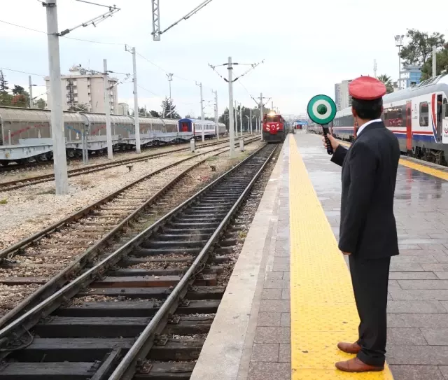 Bakü-Tiflis-Kars Hattındaki İlk Tren, Mersin'e 10 Saat Erken Ulaştı