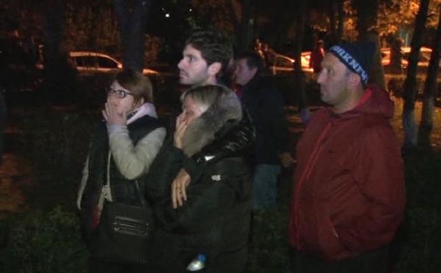 Bakırköy'de Tesisin Yıkımını Engellemek İsteyen Grup, Kendisini İçeriye Kilitleyince Arbede Çıktı