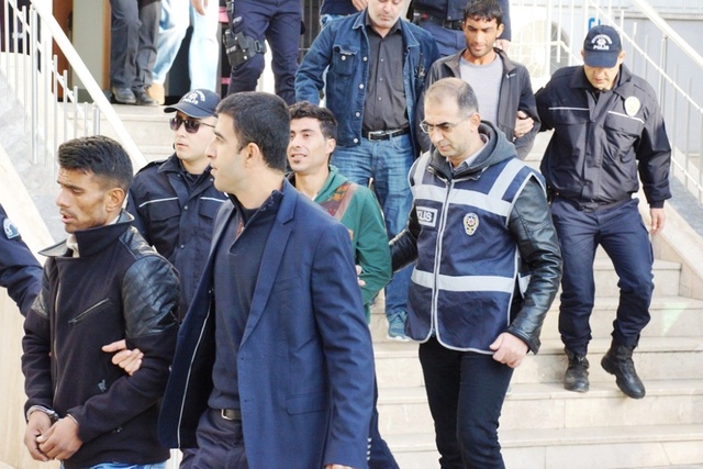 16 Yaşındaki Çocuk, 2 Kişiyi 87 Bin Lira Dolandırdı