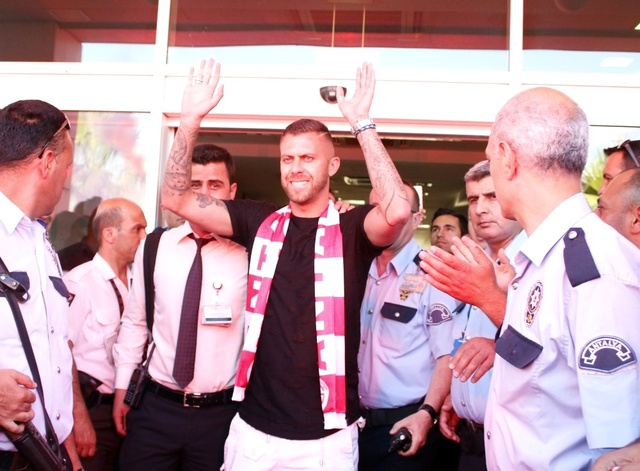 Antalyaspor'un Transferi Menez, Performansıyla Taraftarları Üzdü