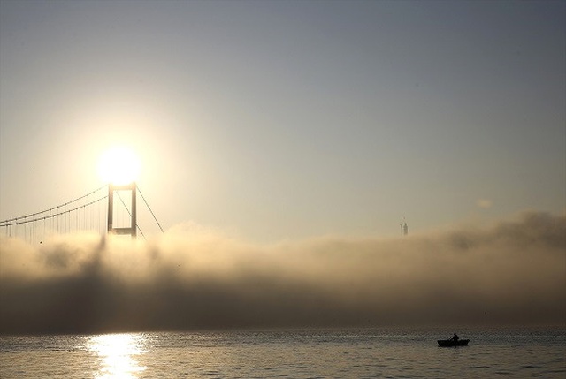 İstanbul'daki Yoğun Sis Nedeniyle Şehir Hatları ve İDO Seferleri İptal