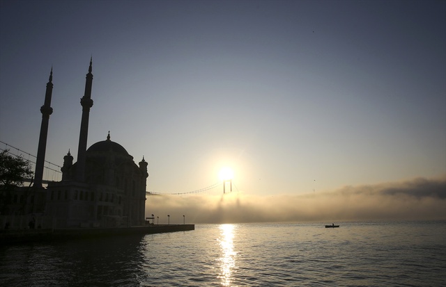 İstanbul'daki Yoğun Sis Nedeniyle Şehir Hatları ve İDO Seferleri İptal