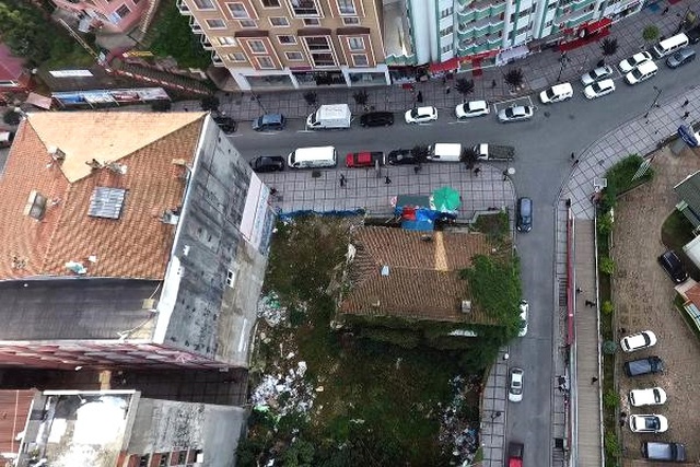 Rize'de Sarmaşıklarla Kaplanan Ev, Vatandaşların İlgi Odağı Oldu